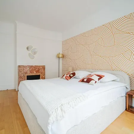 Apartment Next To Palais Des Congres - *