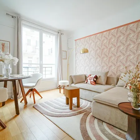 Apartment Next To Palais Des Congres - *