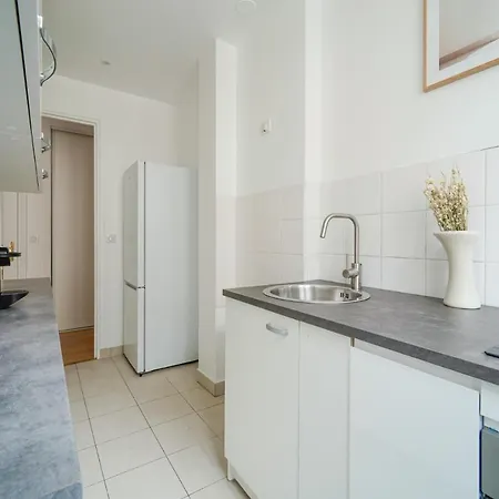 Apartment Next To Palais Des Congres -
