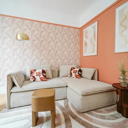 Apartment Next To Palais Des Congres - *